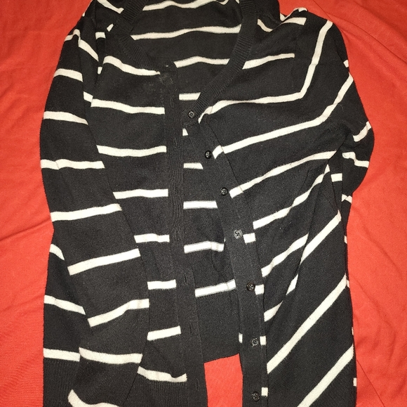 Old Navy sweater - Picture 2 of 3
